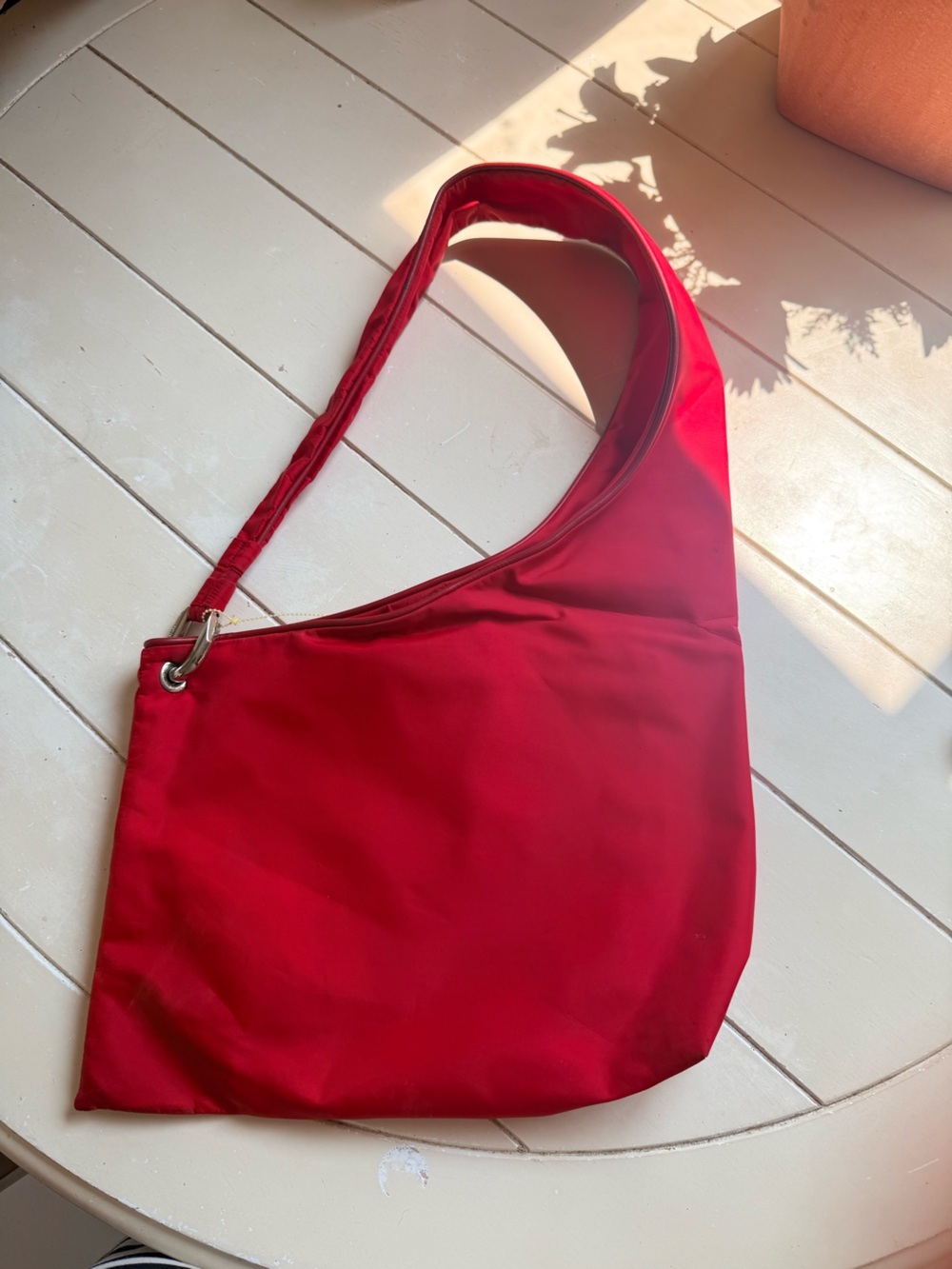 Sleek Red Shoulder Bag with Single Strap